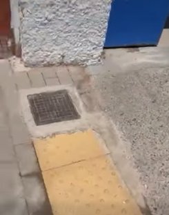 Οδηγός όδευσης που οδηγεί σε τοίχο